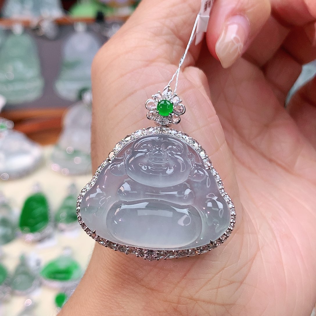 颈饰18K金镶嵌翡翠佛公