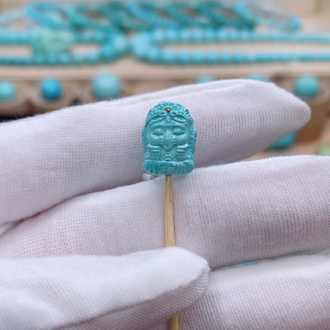 绿松石未镶嵌珠宝奇石