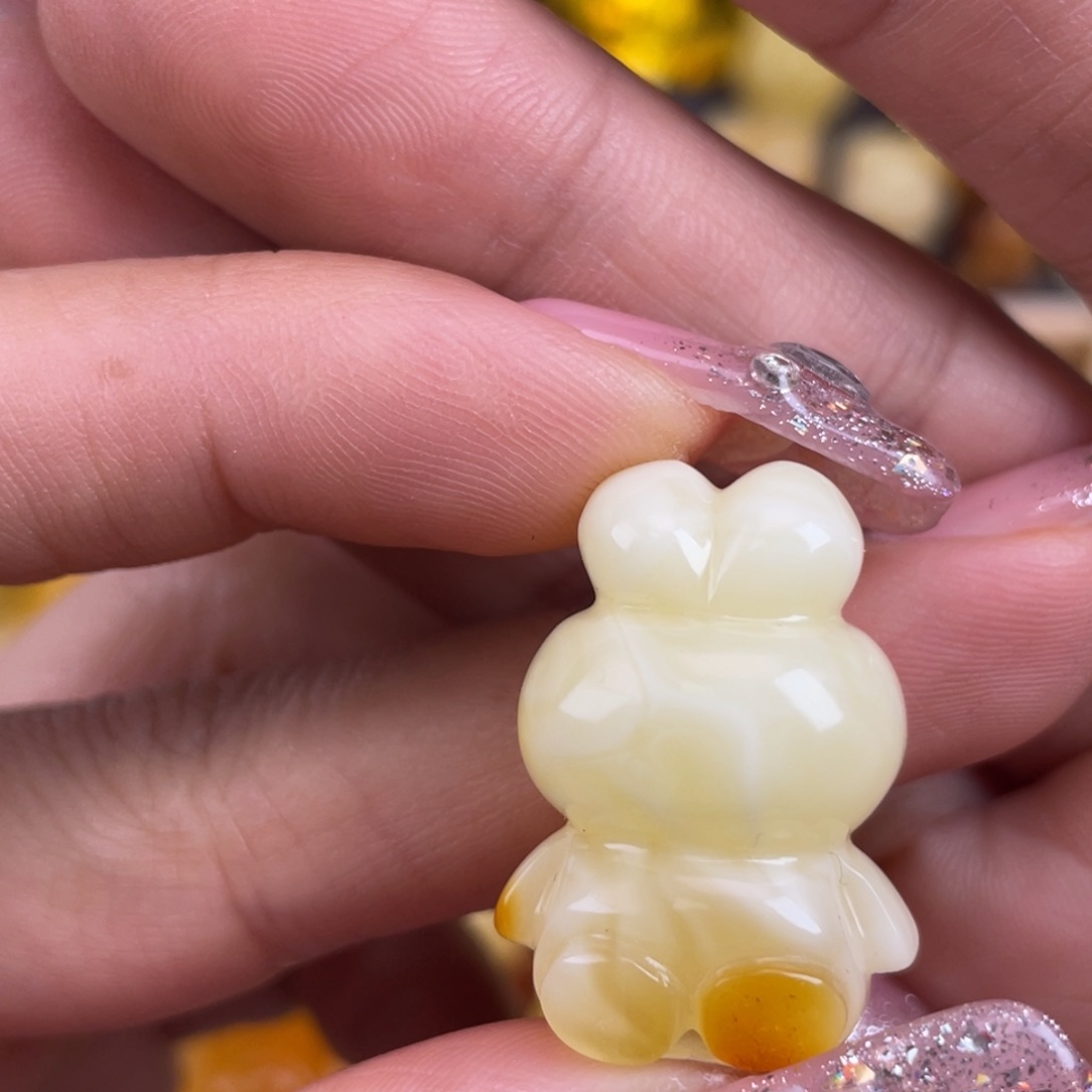 琥珀裸石未镶嵌月*蜜蜡