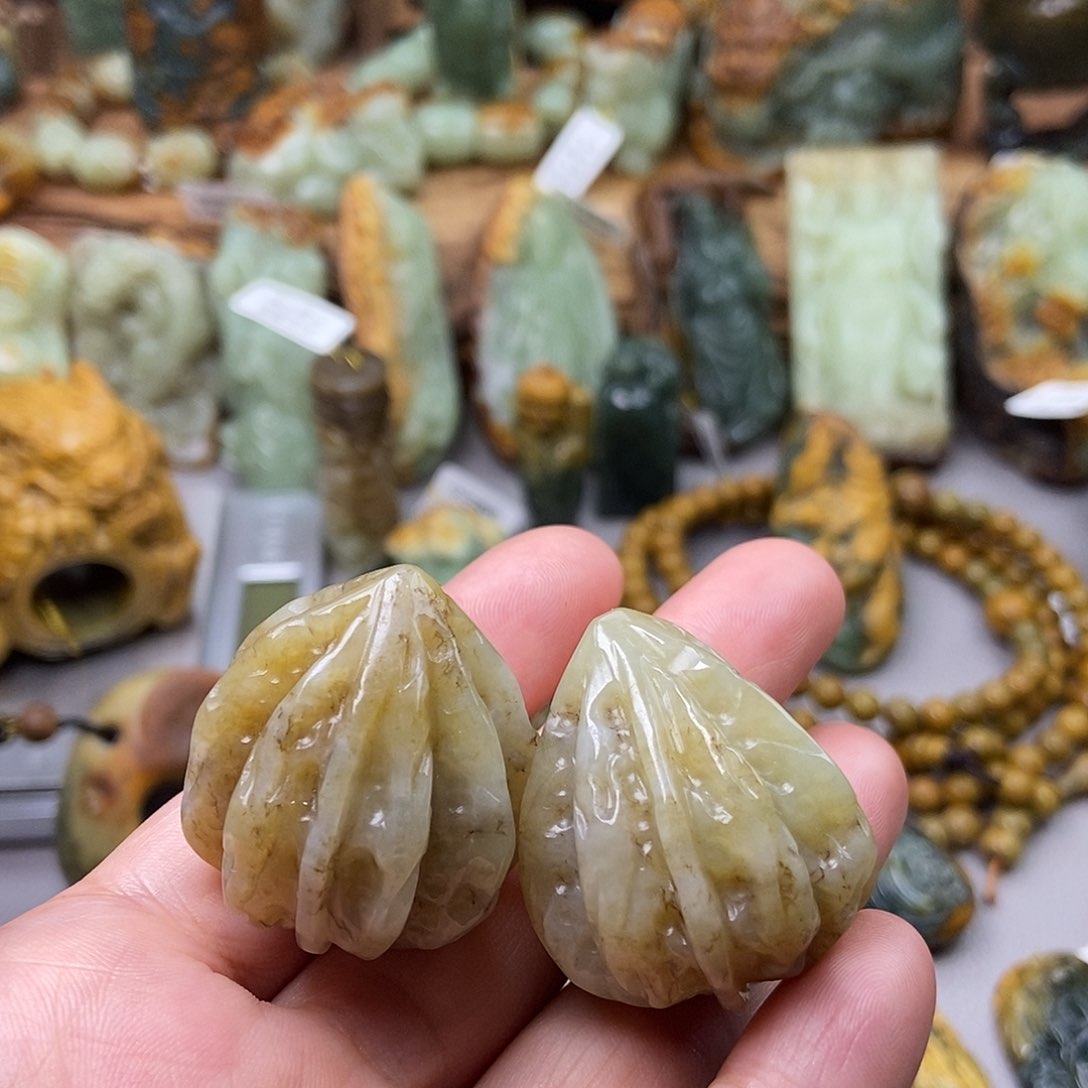 岫岩老玉（透闪石质玉）手把未镶嵌