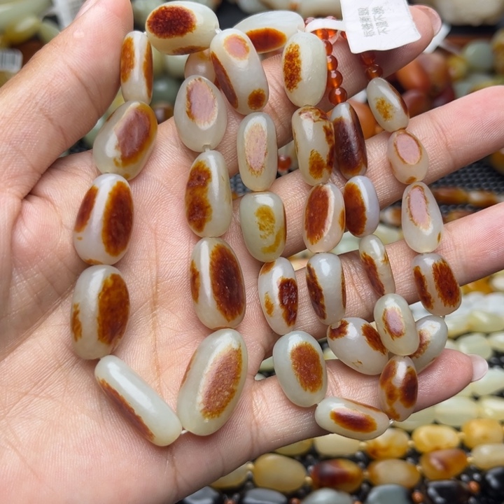 和田玉未镶嵌颈饰越**好