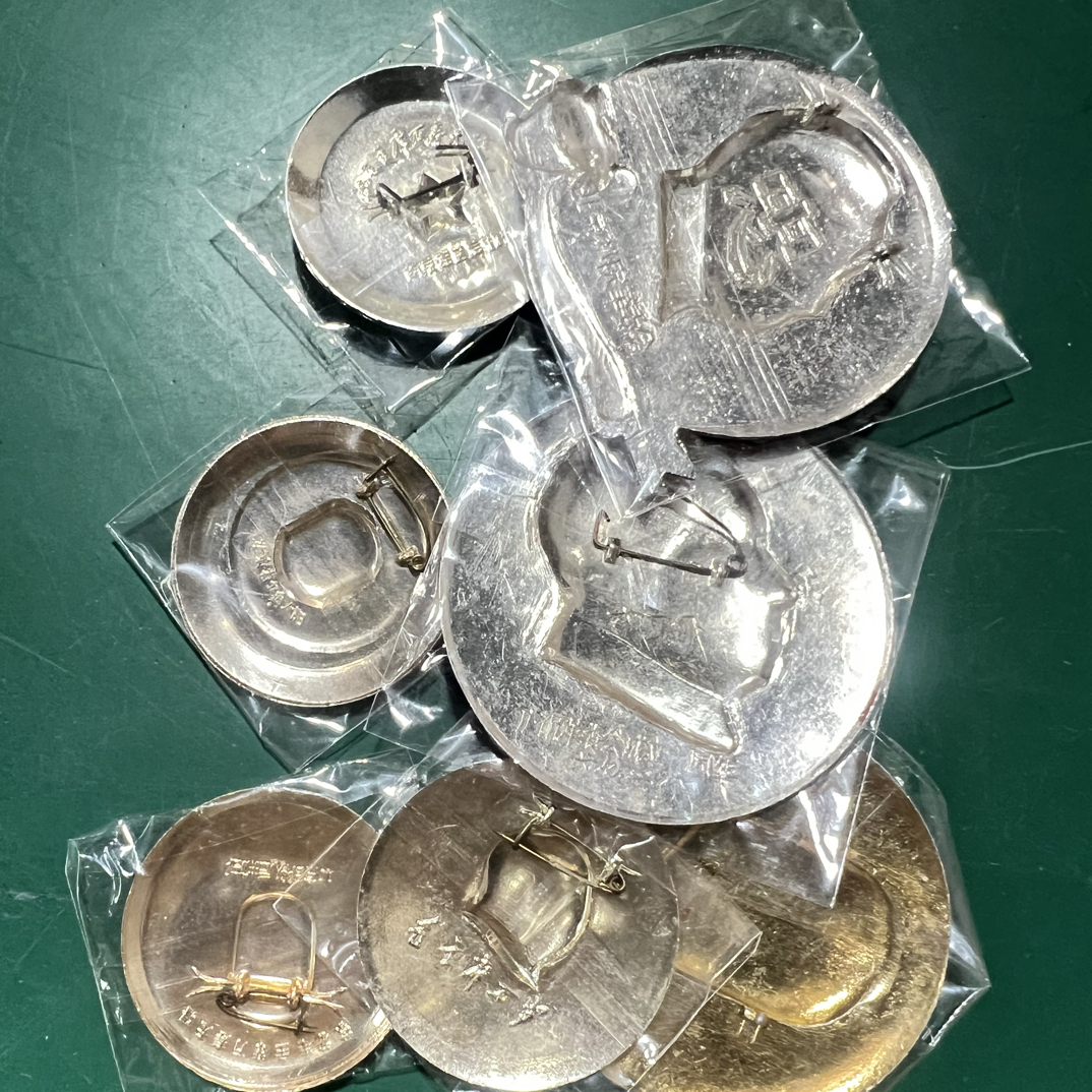 节庆红色收藏伟人纪念像章毛佩戴胸章徽章