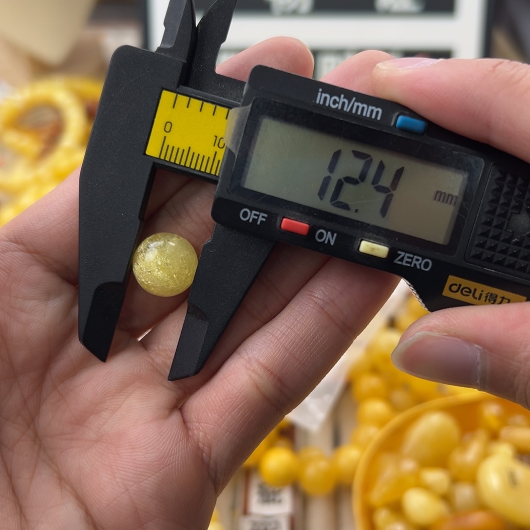 琥珀珠宝奇石未镶嵌