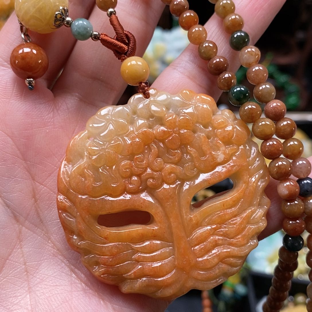 翡翠颈饰未镶嵌翡翠