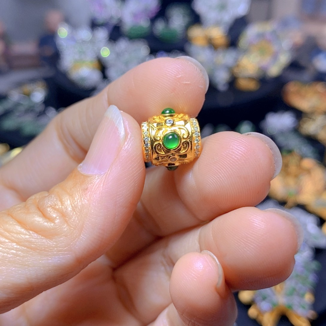 翡翠耳钉银S925镶嵌天然翡翠