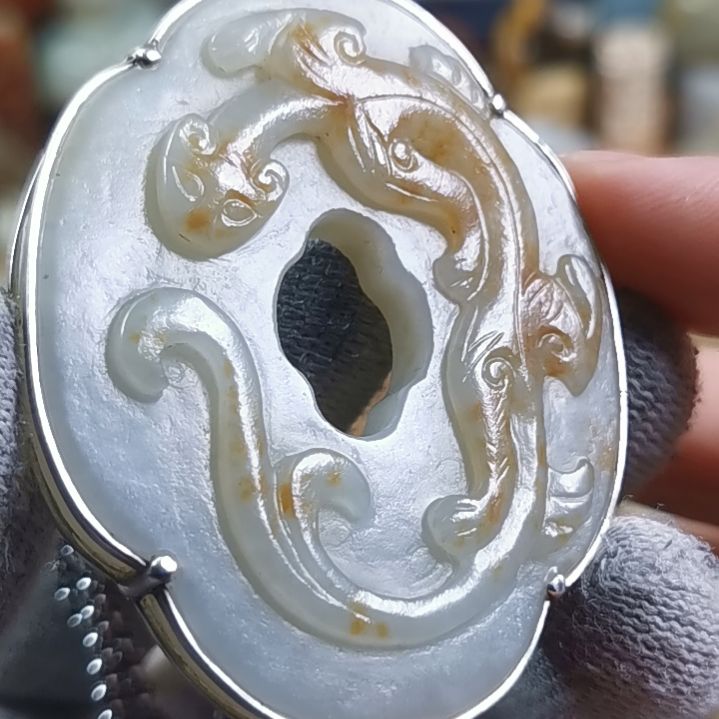 和田玉（糖玉）车挂未镶嵌阳**月