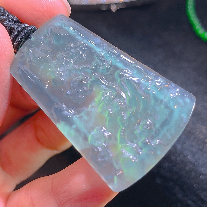 【闪购商品】翡翠颈饰未镶嵌翡翠。