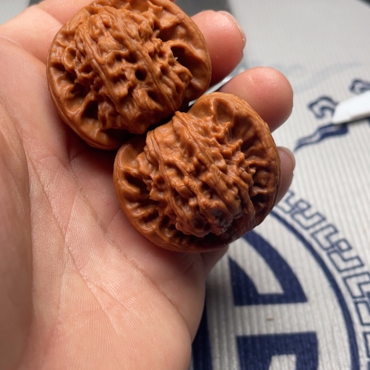 广***⁹文玩核桃吊坠三棱三棱三棱三棱三棱