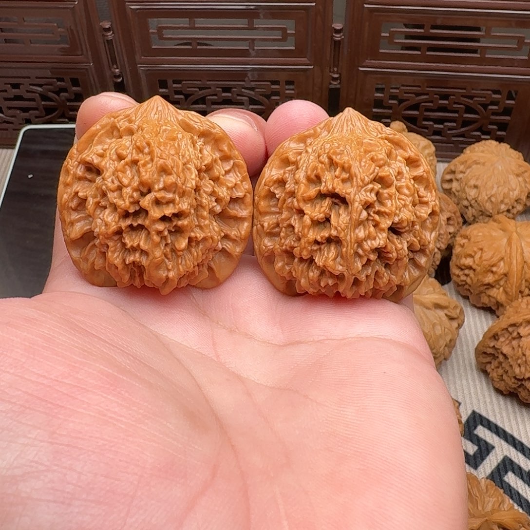 ****哥文玩核桃把件43尺全品满天星