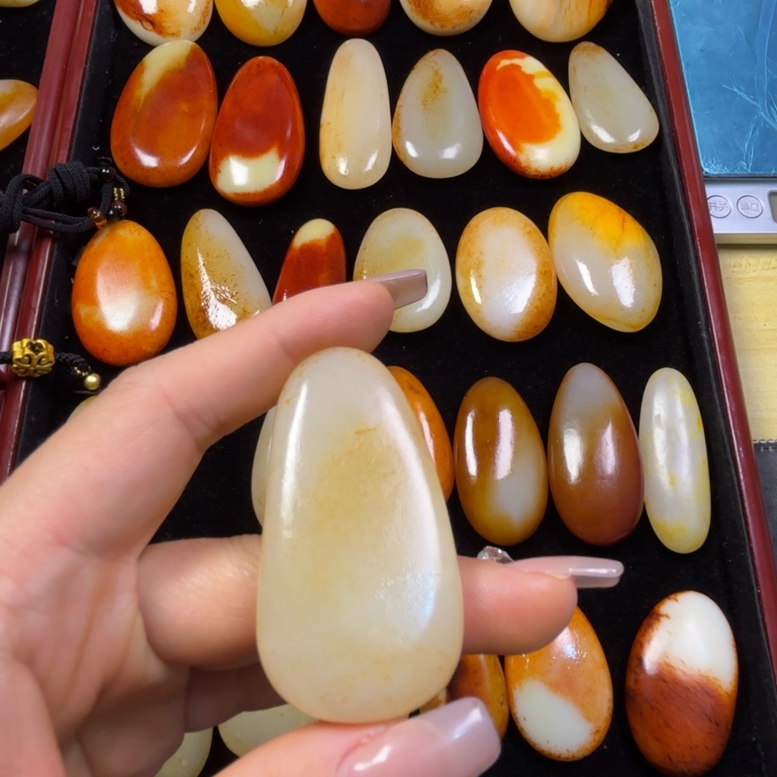 林***哥和田玉未镶嵌颈饰