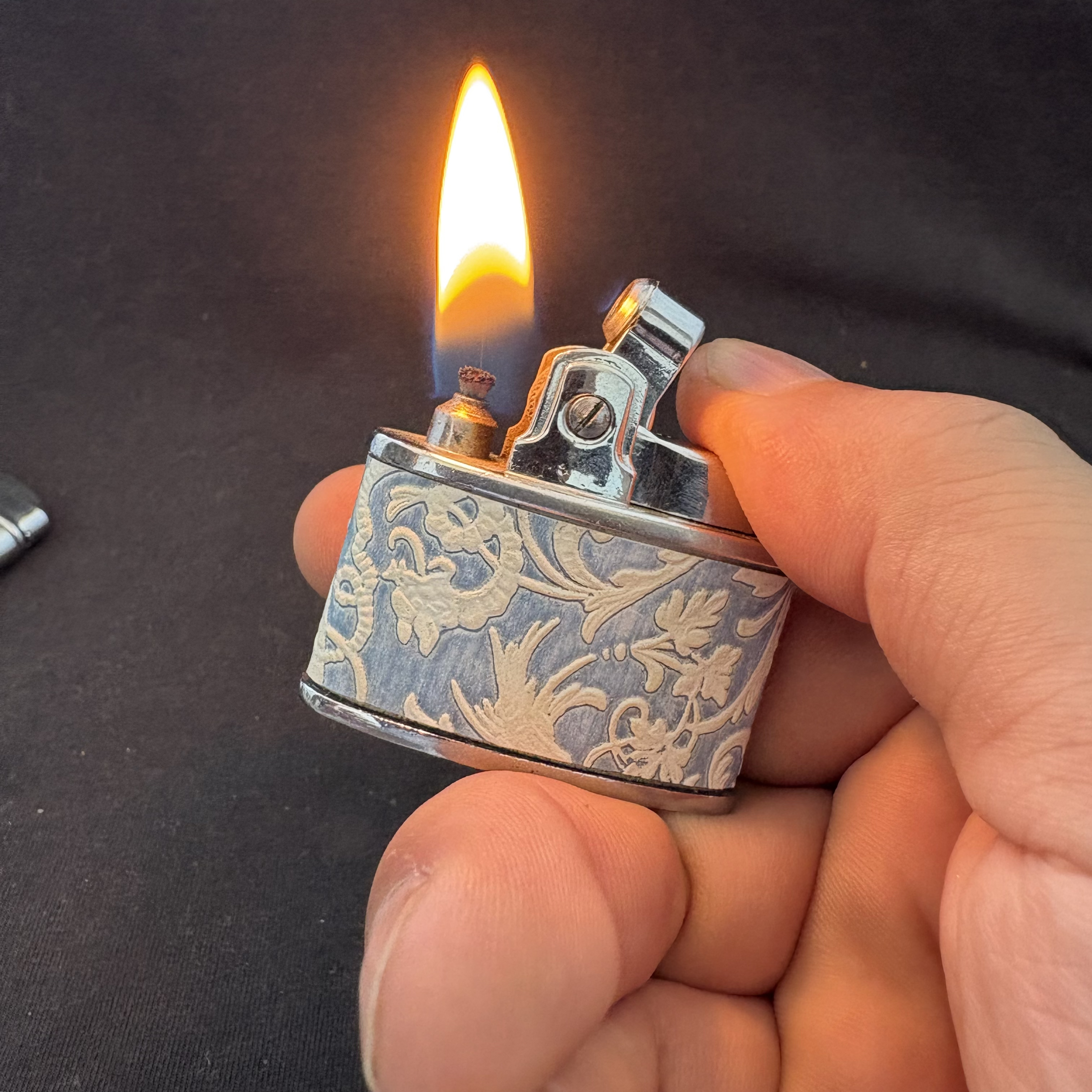 古董煤油打火机英国磕头小号