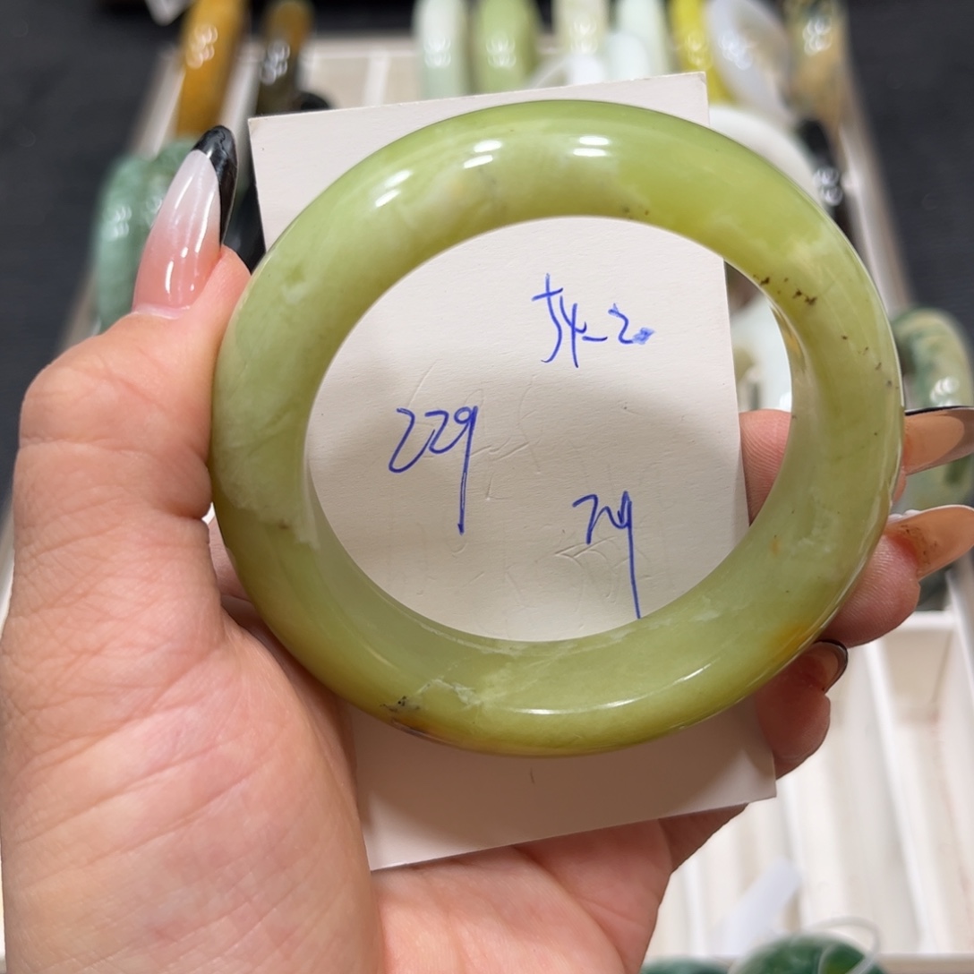 未镶嵌蛇纹石玉手镯