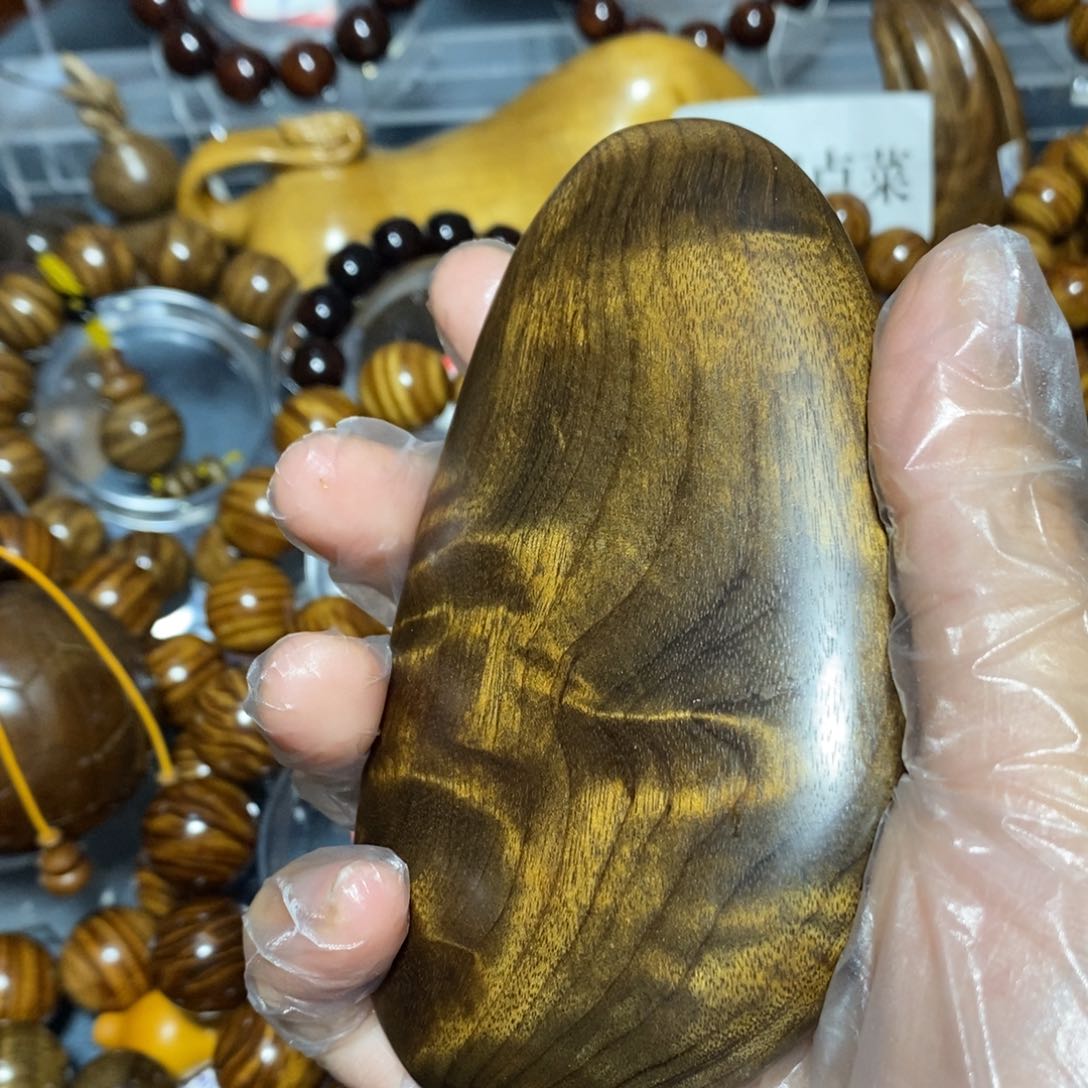 金丝楠木雕工艺品20