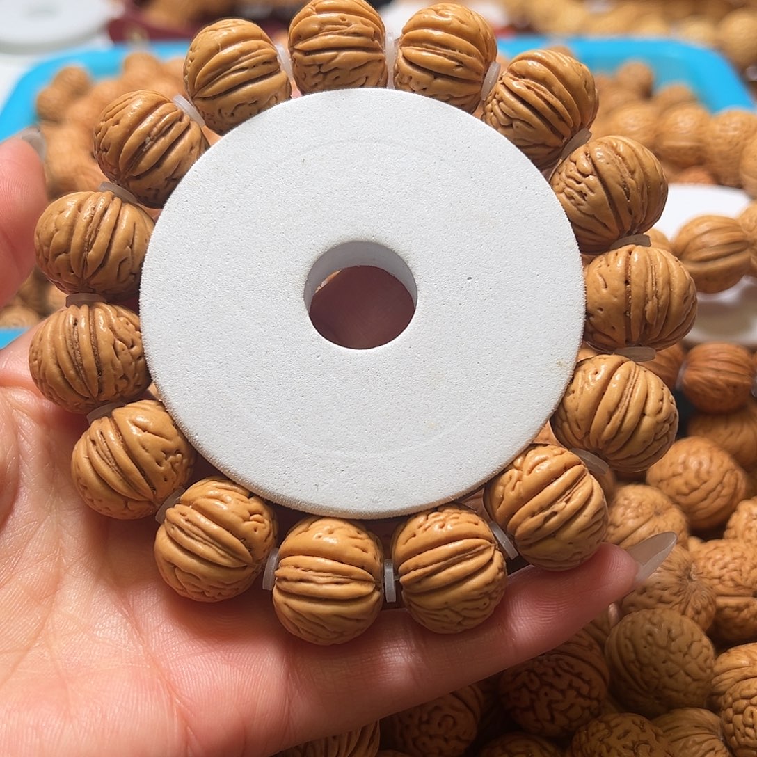 吊坠桃核肉纹元宝