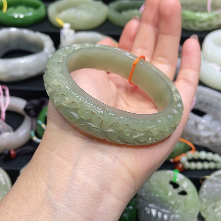 和田玉手镯55圈口 编号25未镶嵌