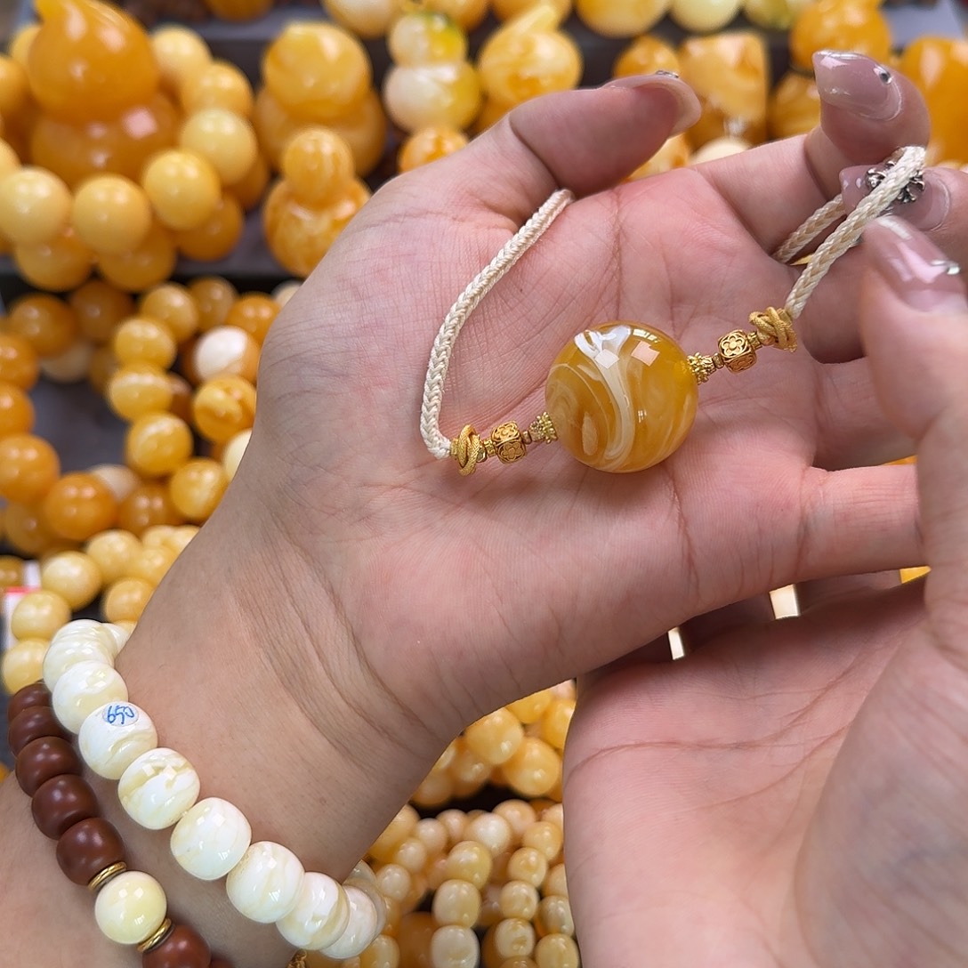 蜜蜡未镶嵌珠宝奇石