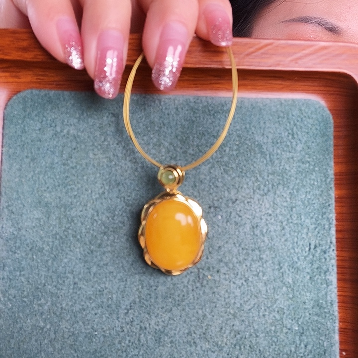 蜜蜡银S925镶嵌颈饰吊坠