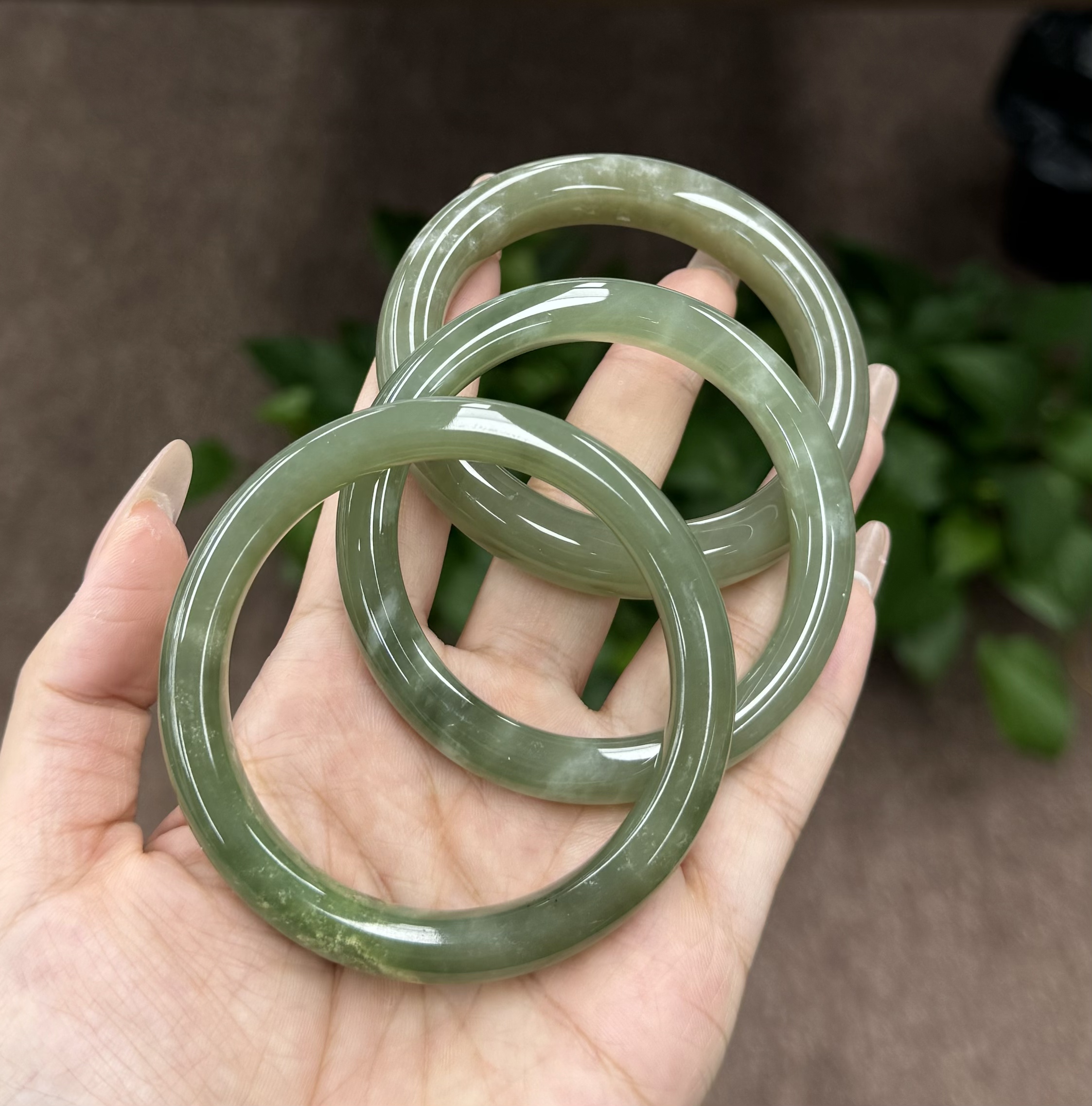 冰晴水意境飘花·天然和田玉手镯(多样性发其一