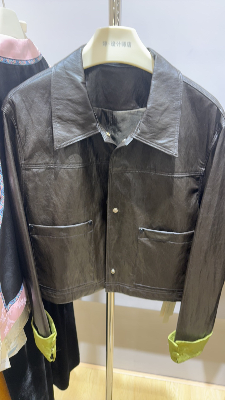 Ting家25春款短款设计款皮衣