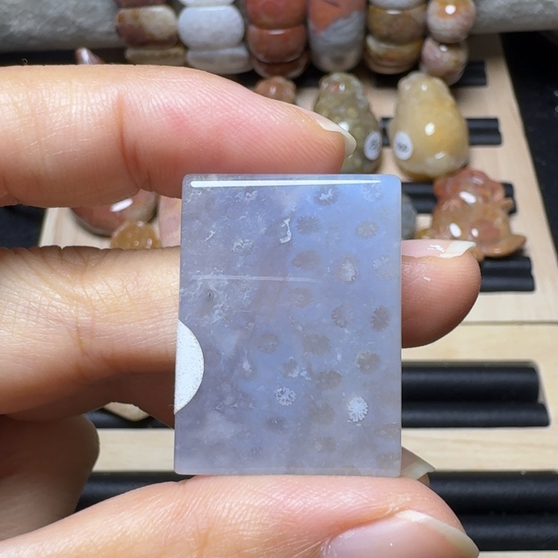 未镶嵌果冻感十足石英质玉