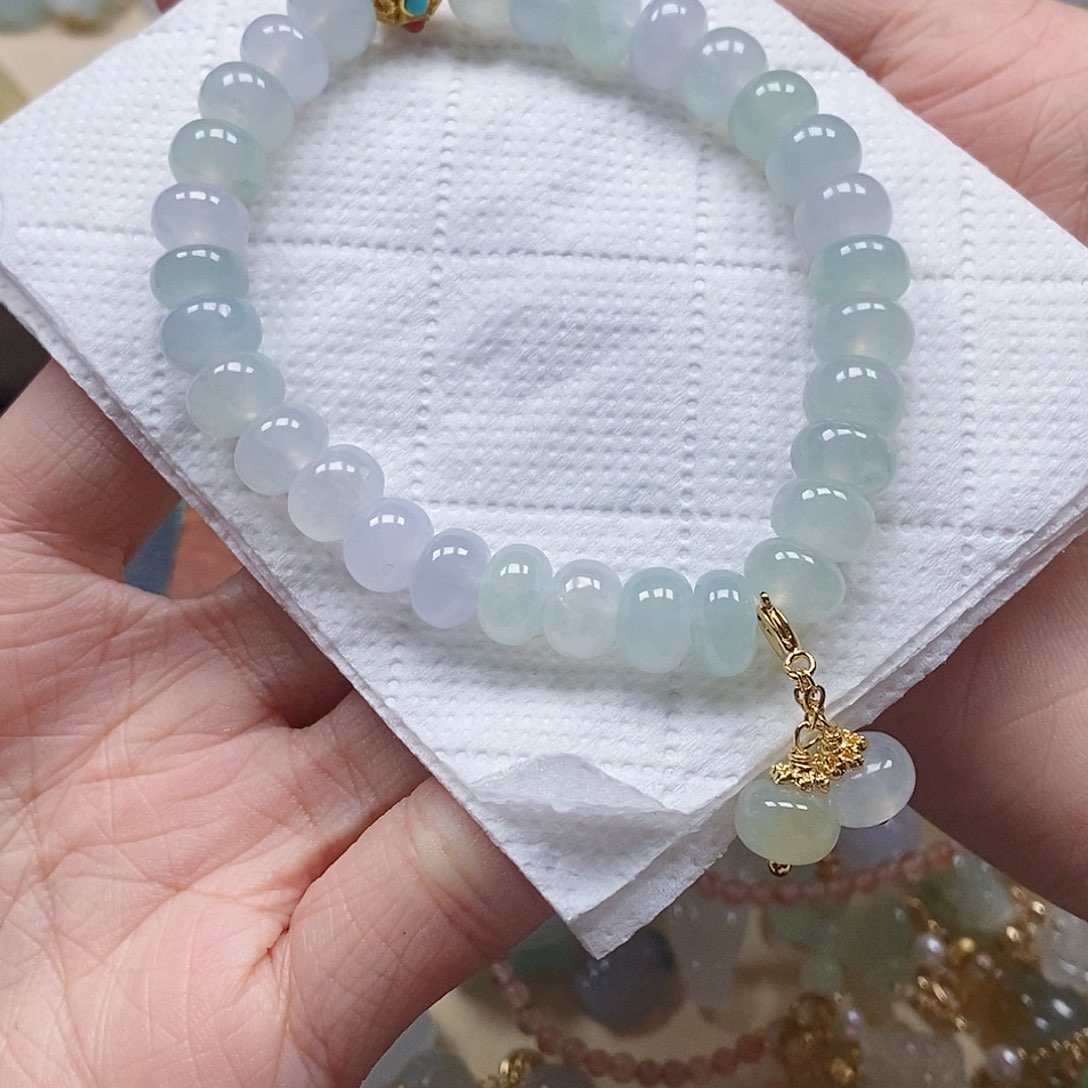 翡翠颈饰未镶嵌奇**妮闪