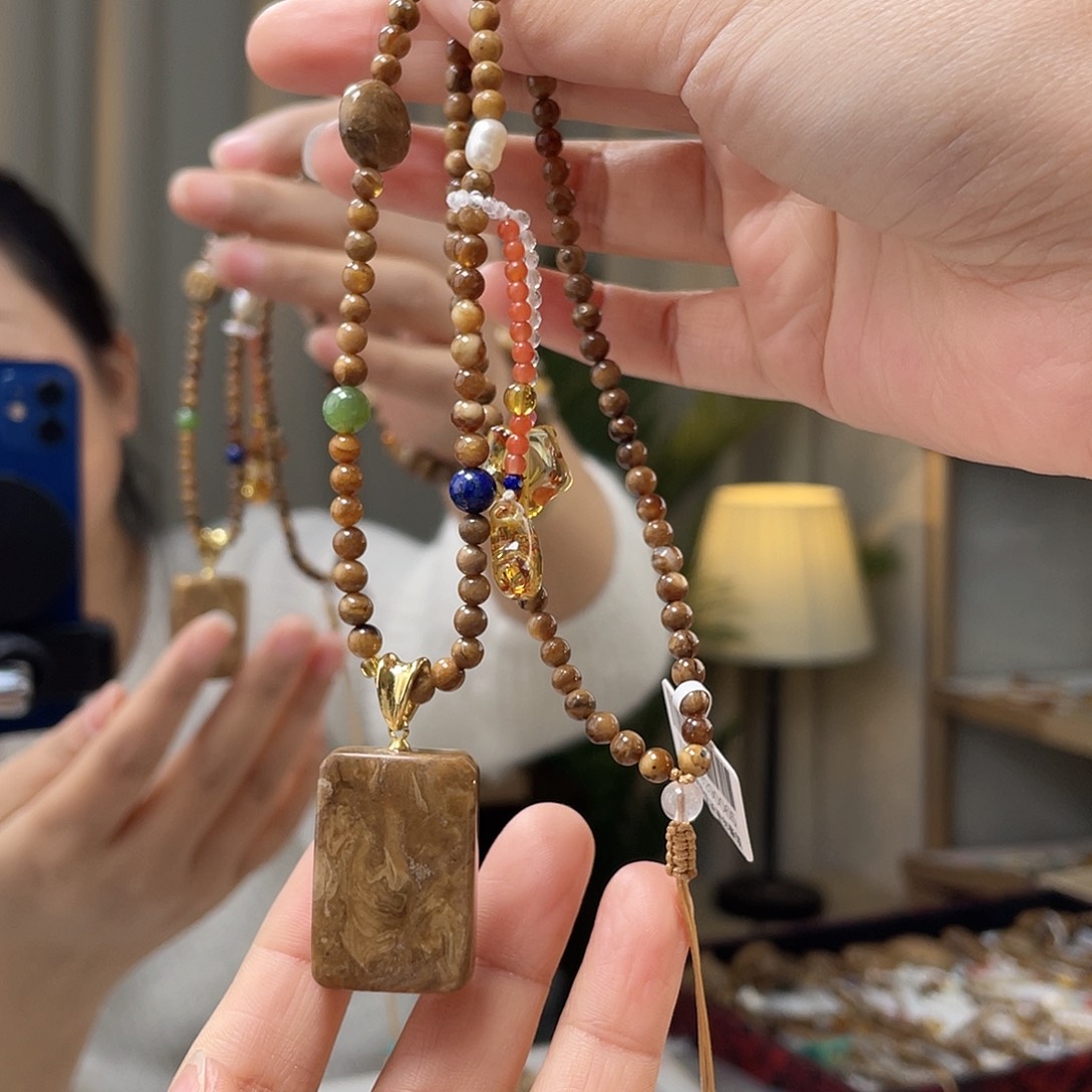 琥珀颈饰未镶嵌蜜蜡吊坠