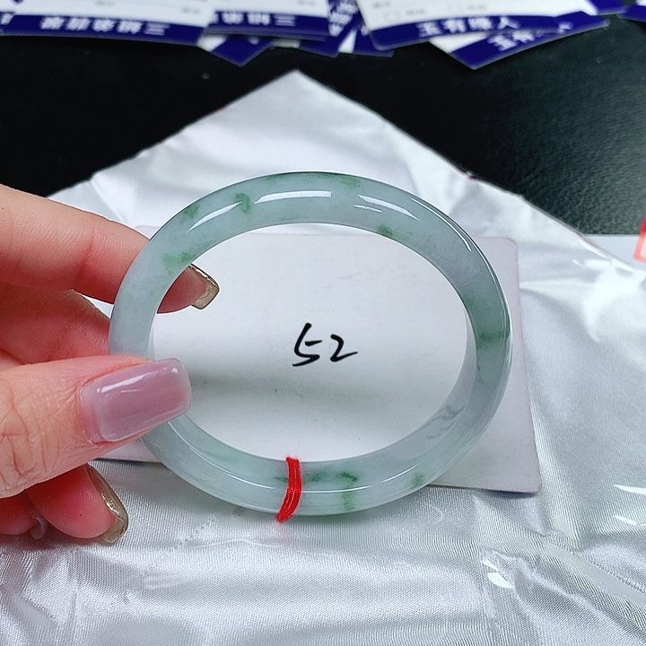 翡翠手镯（贵妃镯）未镶嵌