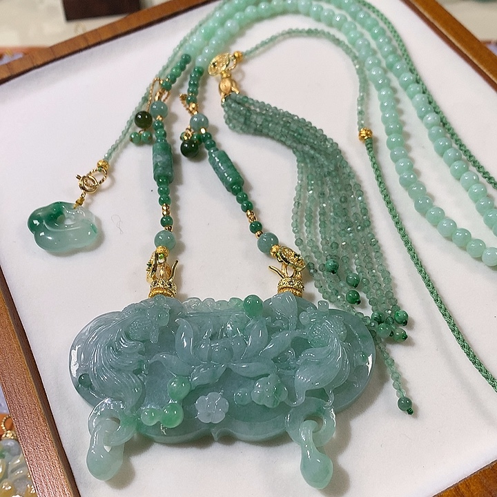 翡翠未镶嵌颈饰翡翠吊坠