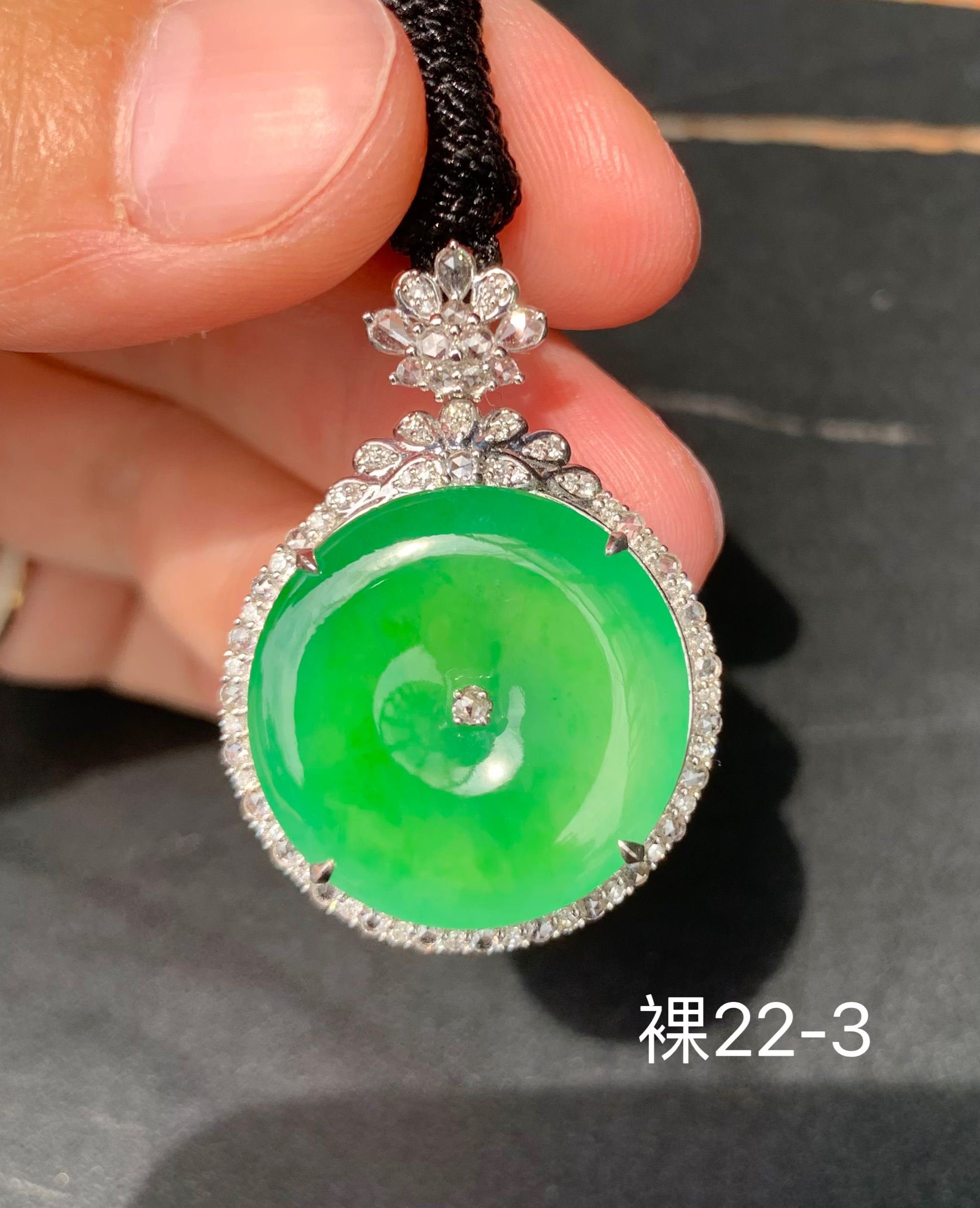 A货冰种阳绿平安扣金镶钻精美设计