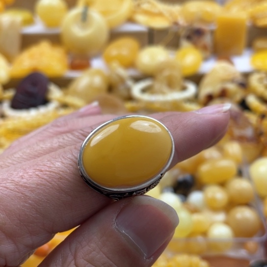 蜜蜡手串未镶嵌吊坠