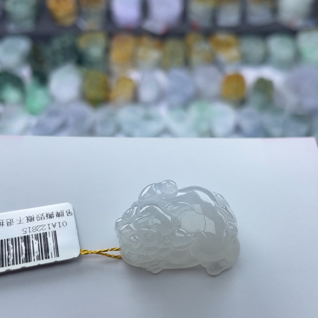 翡翠颈饰未镶嵌貔貅