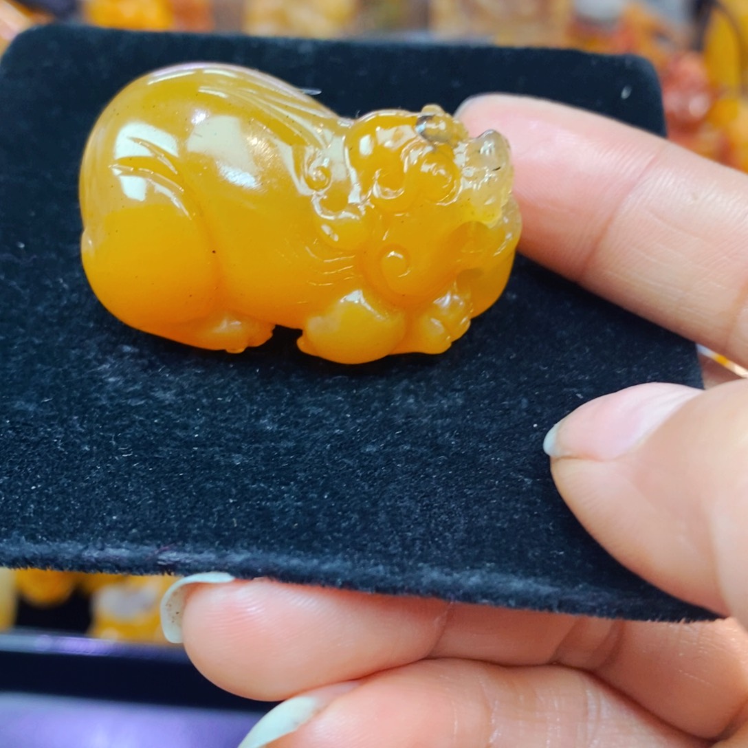 颈饰未镶嵌石英质玉