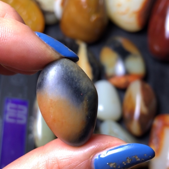 和田玉未镶嵌珠宝奇石