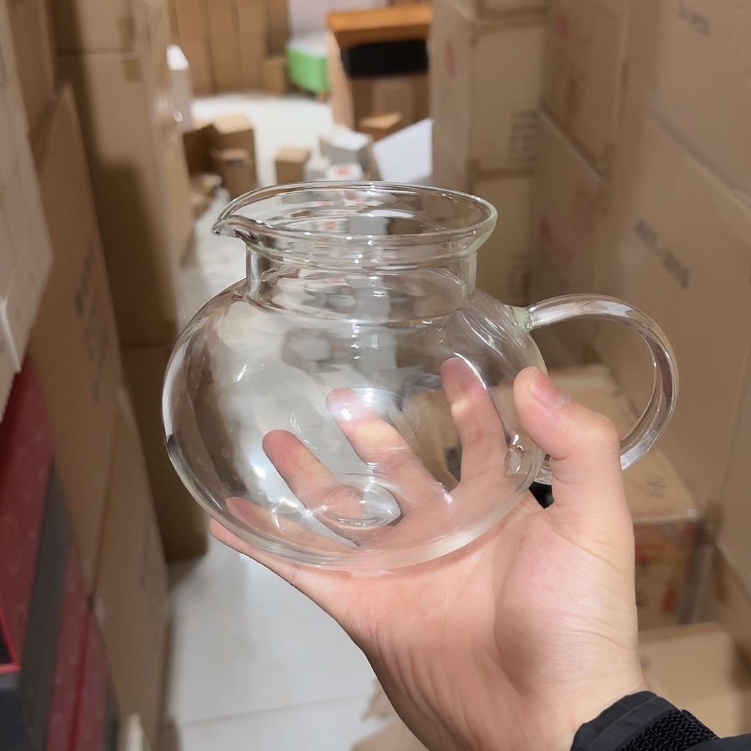 大艾玛     壶     