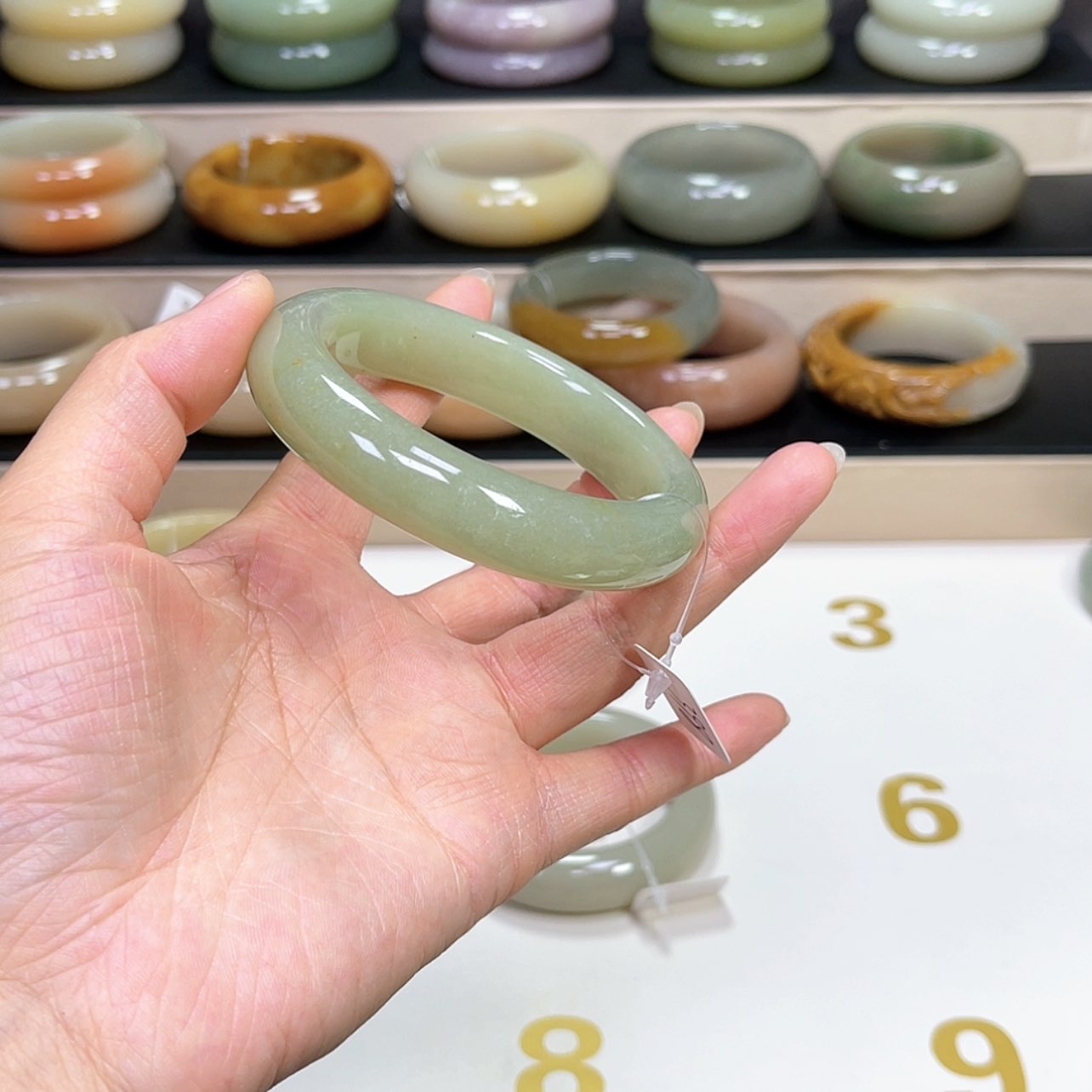 【闪购商品】石英质玉手镯未镶嵌我****呀