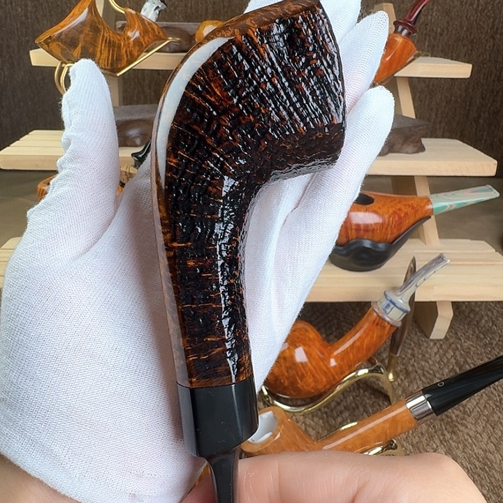 13微雕号角（冯冯烟斗）