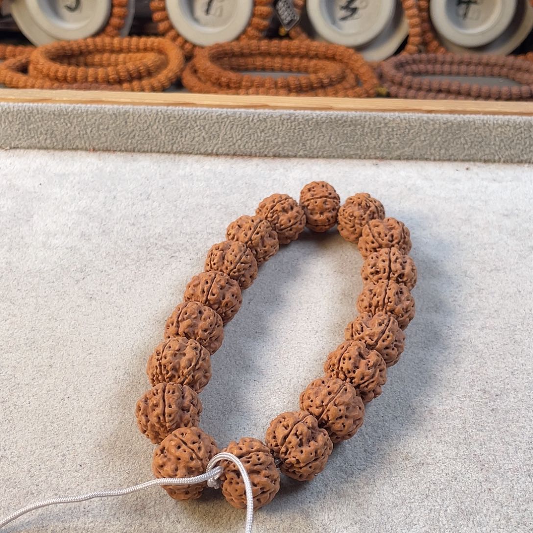 金刚菩提吊坠帝王花