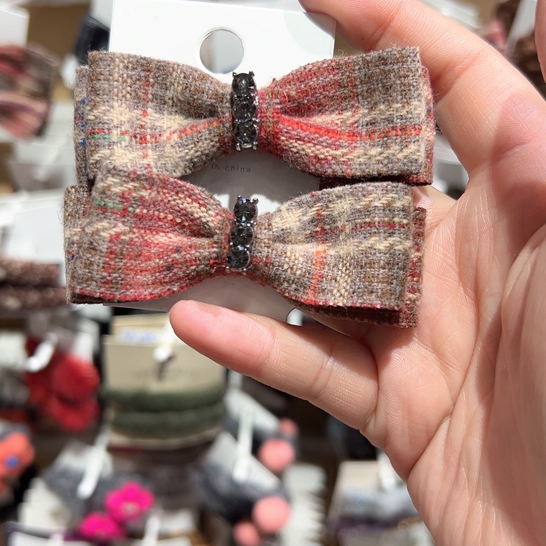 布艺非金属红色蝴蝶结压夹