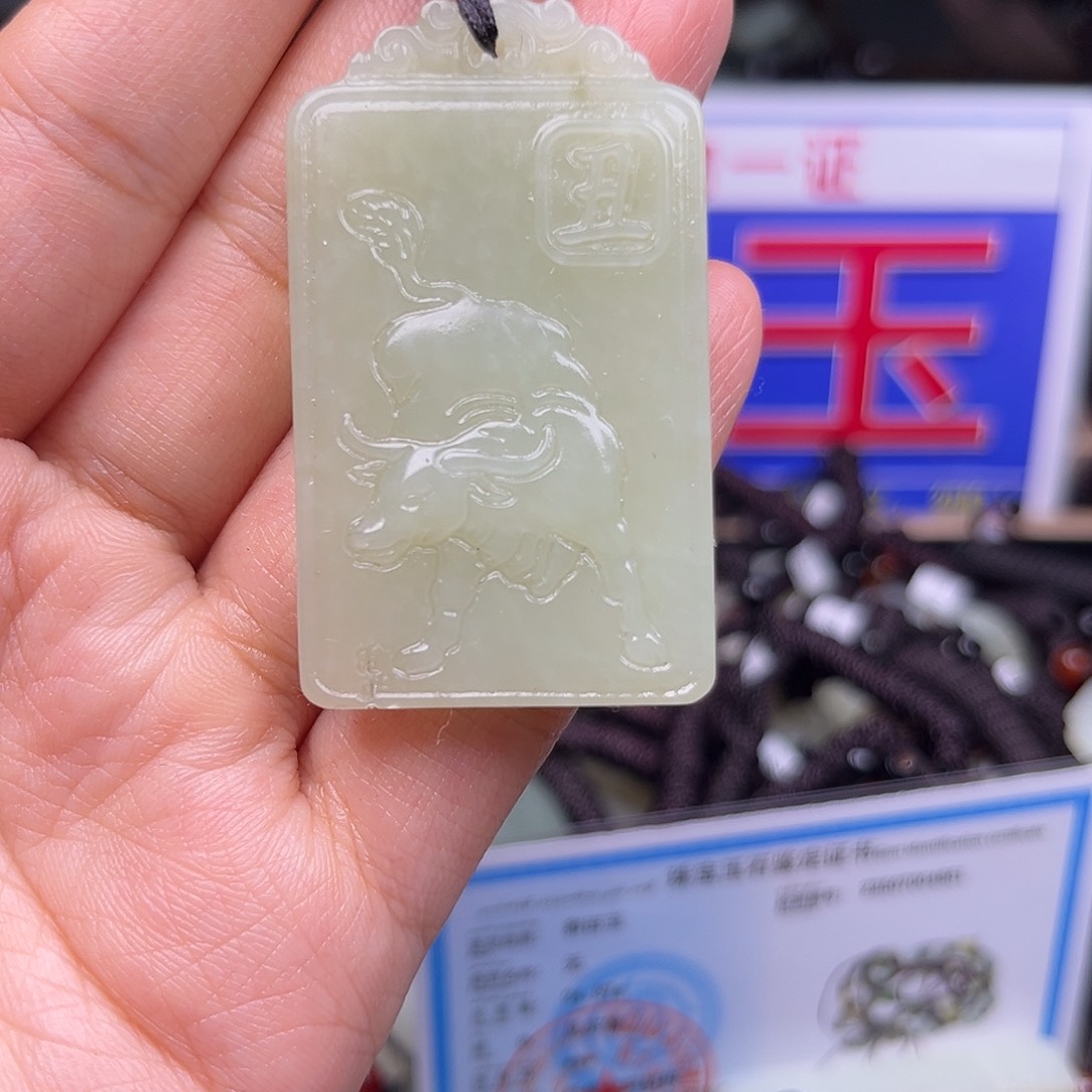 颈饰未镶嵌和田玉