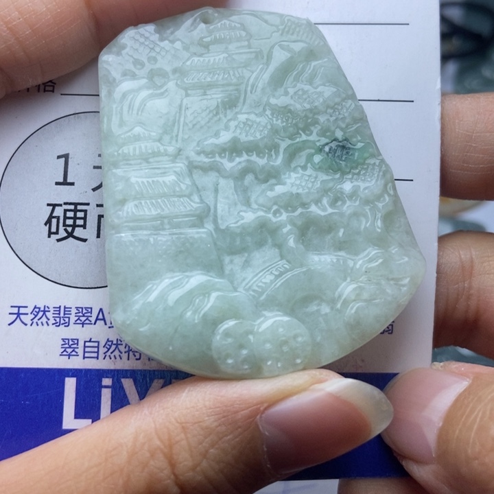 翡翠颈饰未镶嵌翡翠