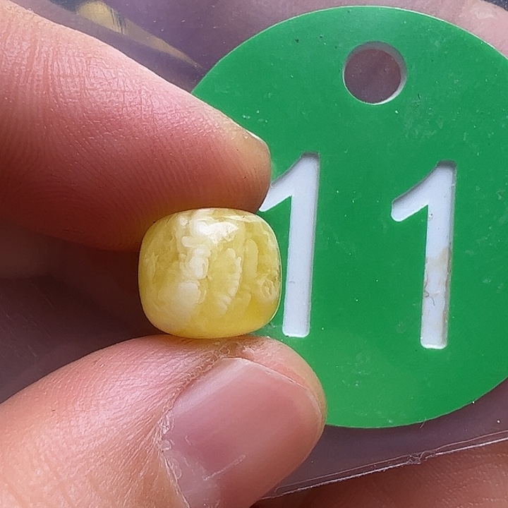 蜜蜡未镶嵌珠宝奇石10/9m m