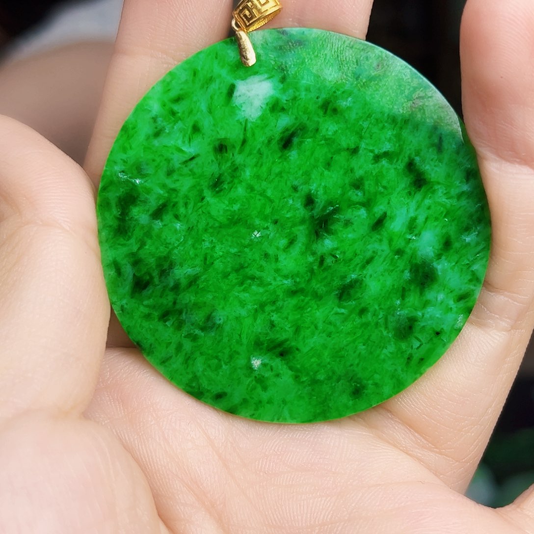 翡翠18K金镶嵌颈饰多样性