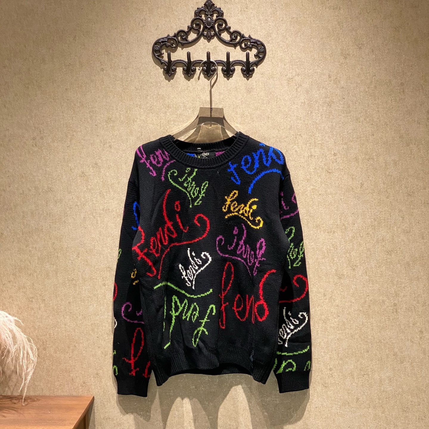 99新 FENDI/芬迪  黑色彩色字母羊毛针织毛衣/50码/99新/35041