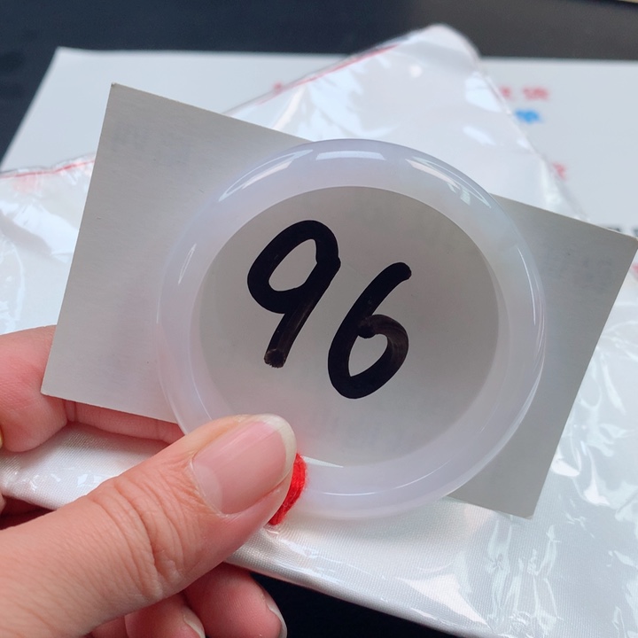 翡翠手镯未镶嵌冰