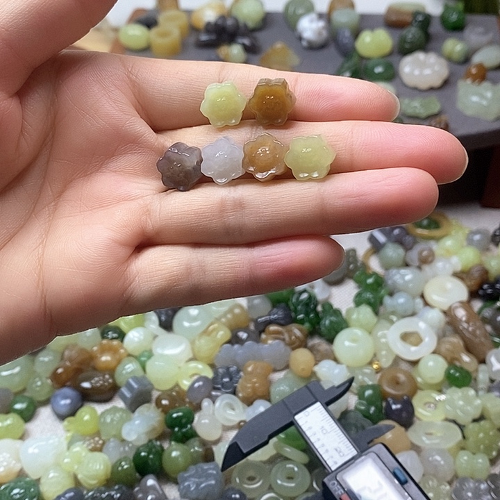 未镶嵌和田玉挂件花58一个多样性发其一