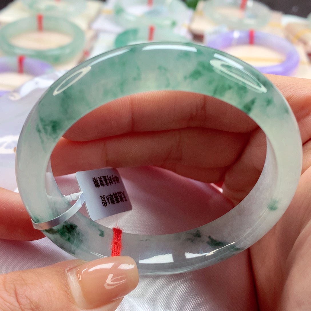 翡翠手镯未镶嵌师妹水墨丹青