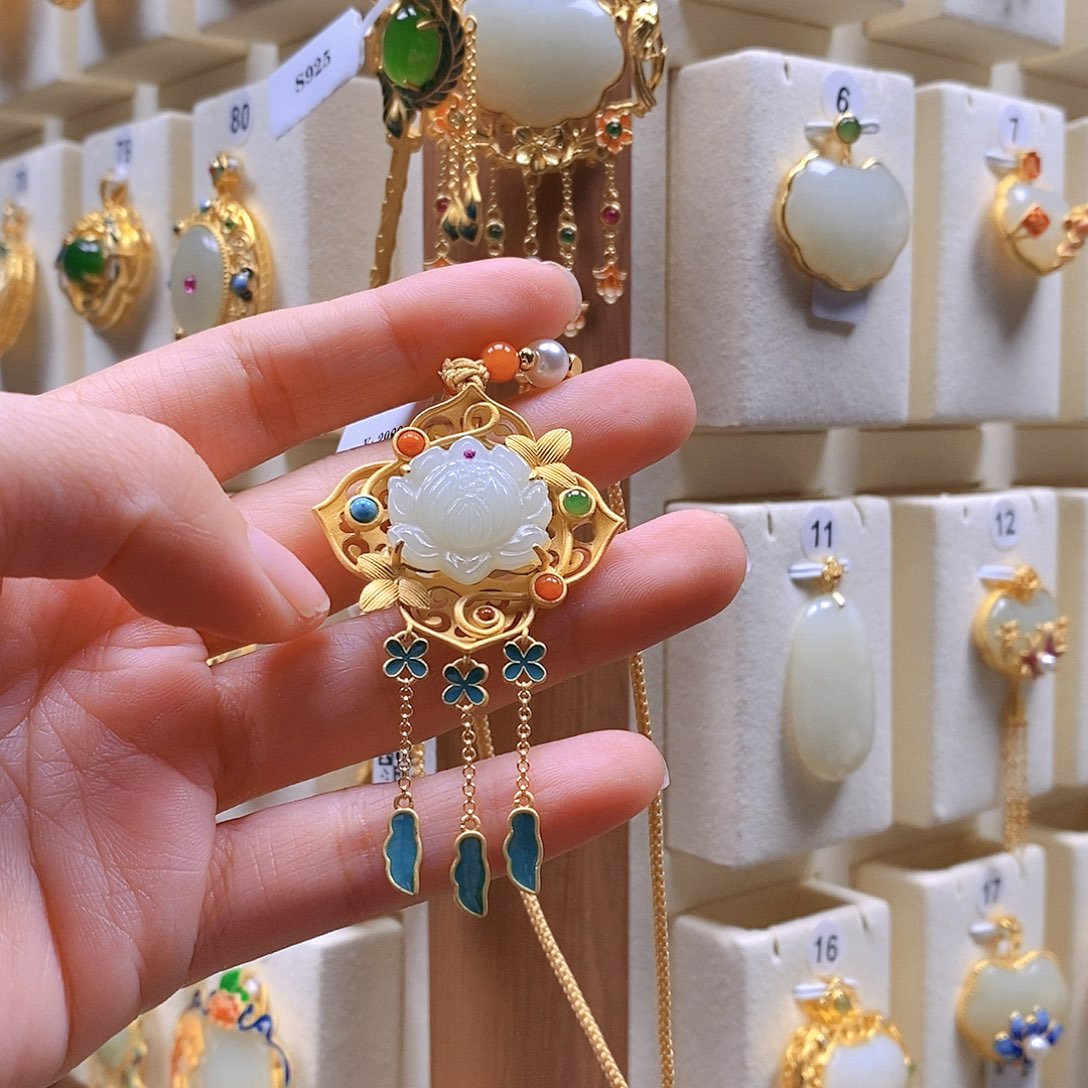 和田玉银S925镶嵌颈饰