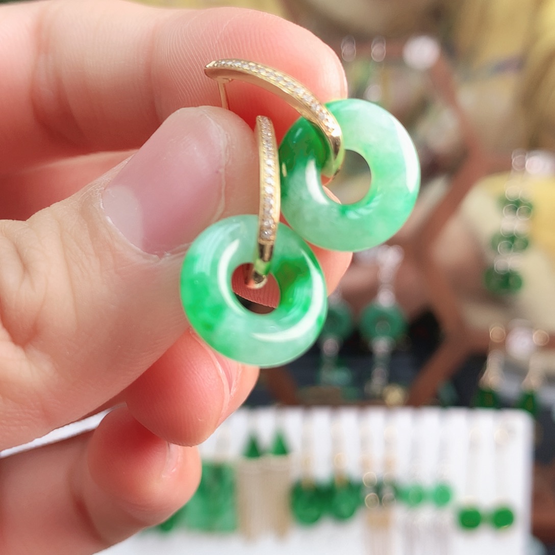 翡翠耳饰18K金镶嵌耳饰