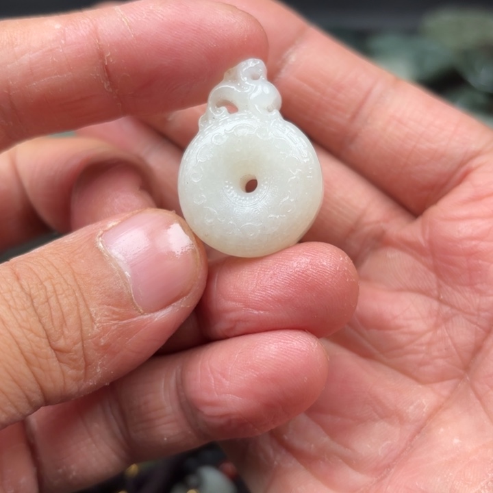 和田玉吊坠未镶嵌