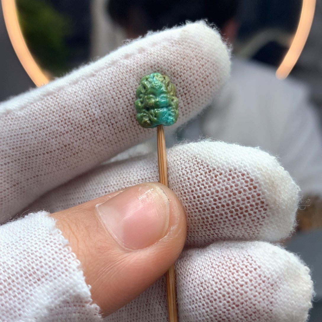 绿松石未镶嵌挂件